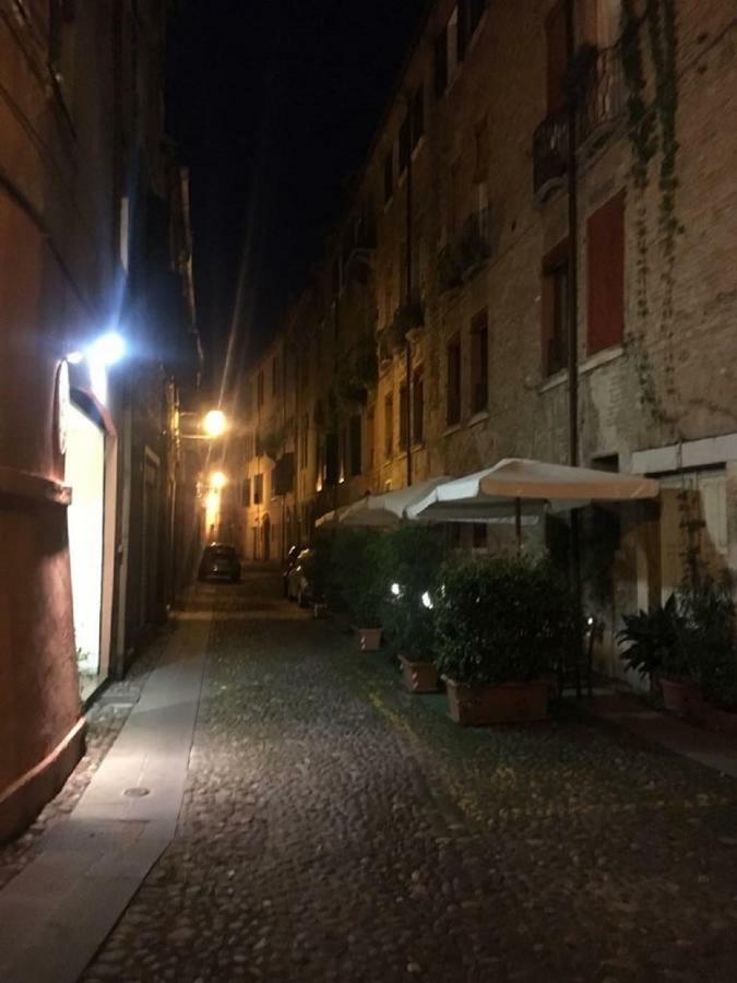 Nell'Antico Ghetto Ebraico Appartement Ferrara Buitenkant foto